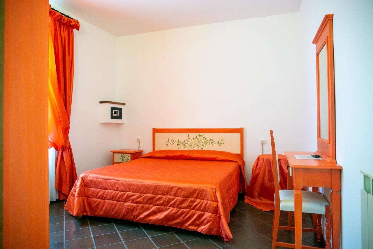 La Villetta Food & Drink Rooms For Rent - No Reception - LʼAquila Exteriör bild