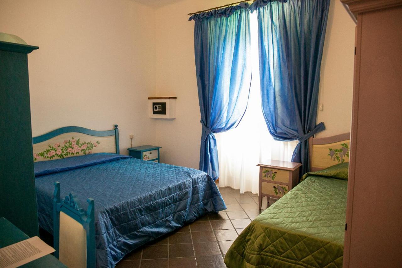La Villetta Food & Drink Rooms For Rent - No Reception - LʼAquila Exteriör bild