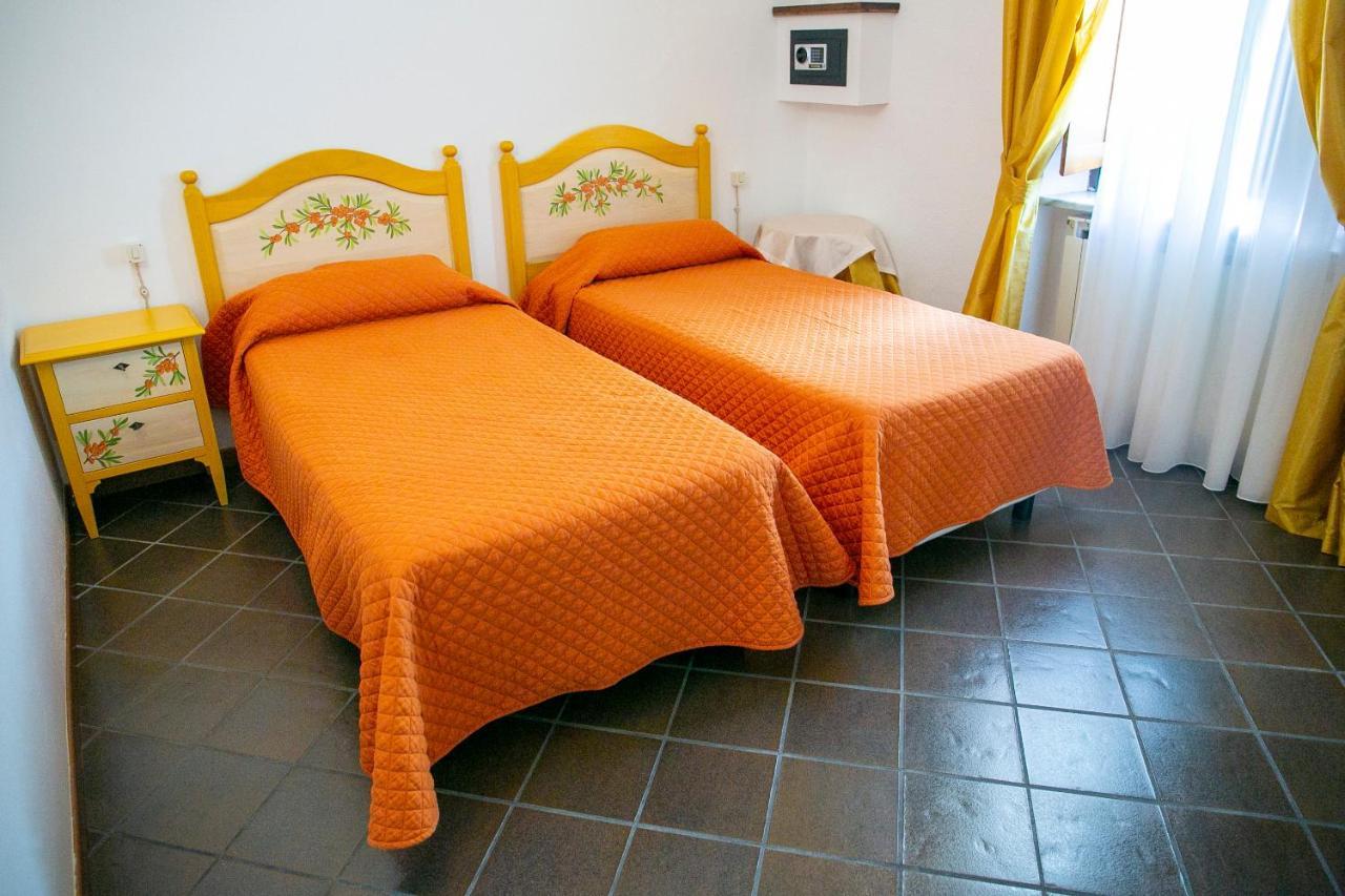 La Villetta Food & Drink Rooms For Rent - No Reception - LʼAquila Exteriör bild
