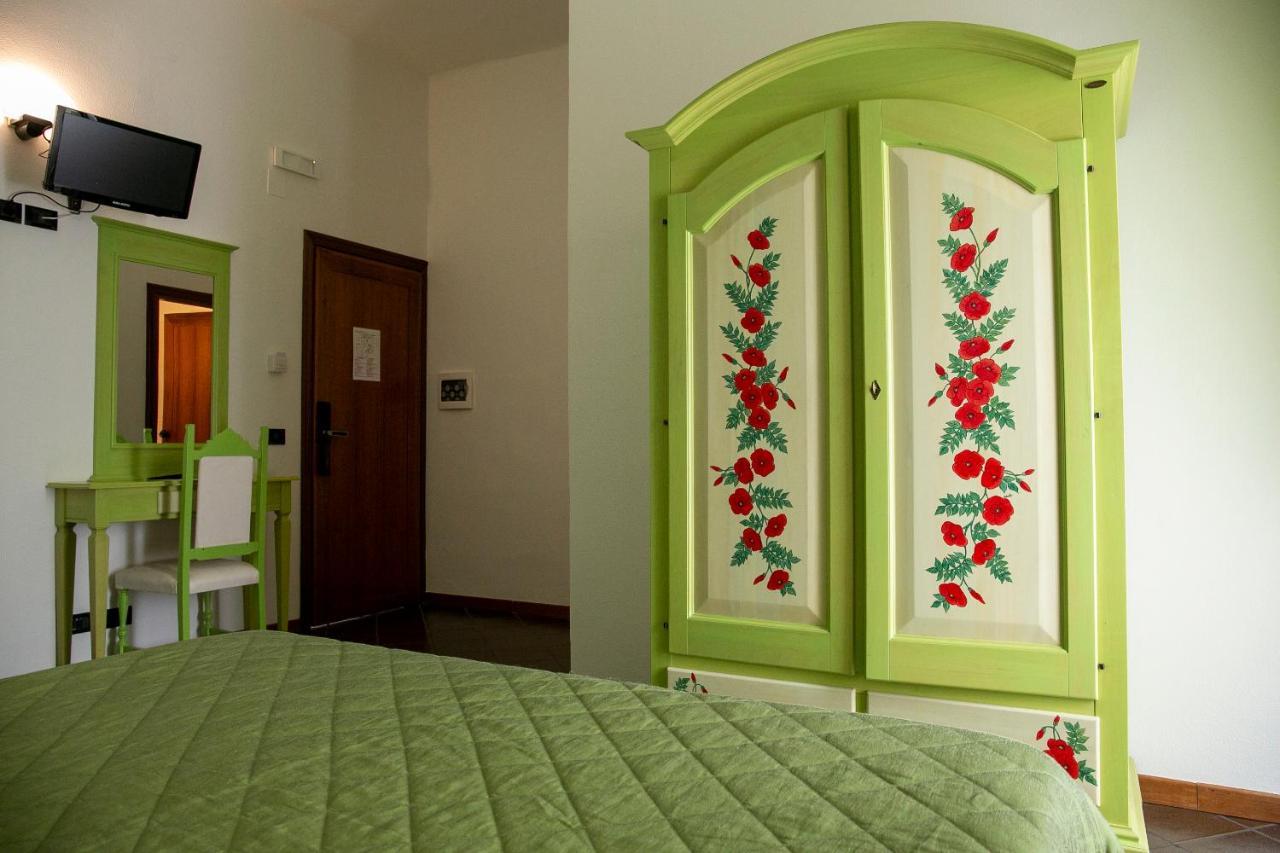 La Villetta Food & Drink Rooms For Rent - No Reception - LʼAquila Exteriör bild