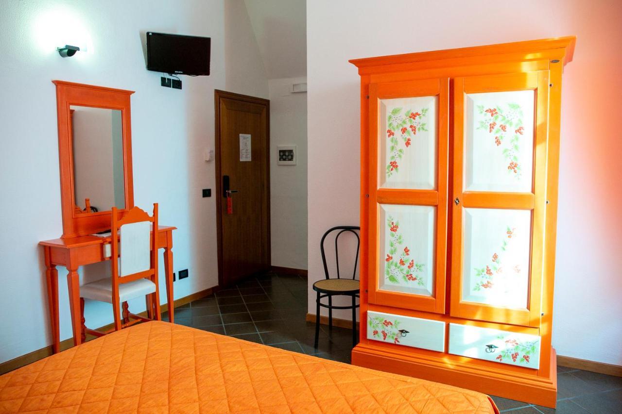 La Villetta Food & Drink Rooms For Rent - No Reception - LʼAquila Exteriör bild
