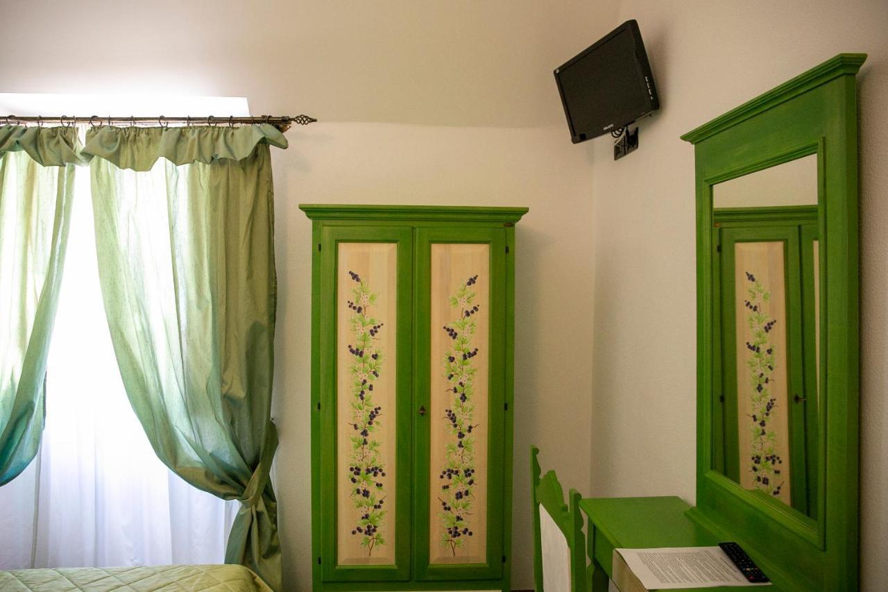 La Villetta Food & Drink Rooms For Rent - No Reception - LʼAquila Exteriör bild
