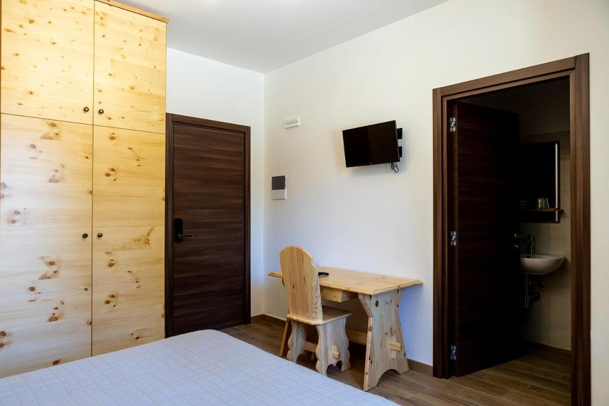 La Villetta Food & Drink Rooms For Rent - No Reception - LʼAquila Exteriör bild