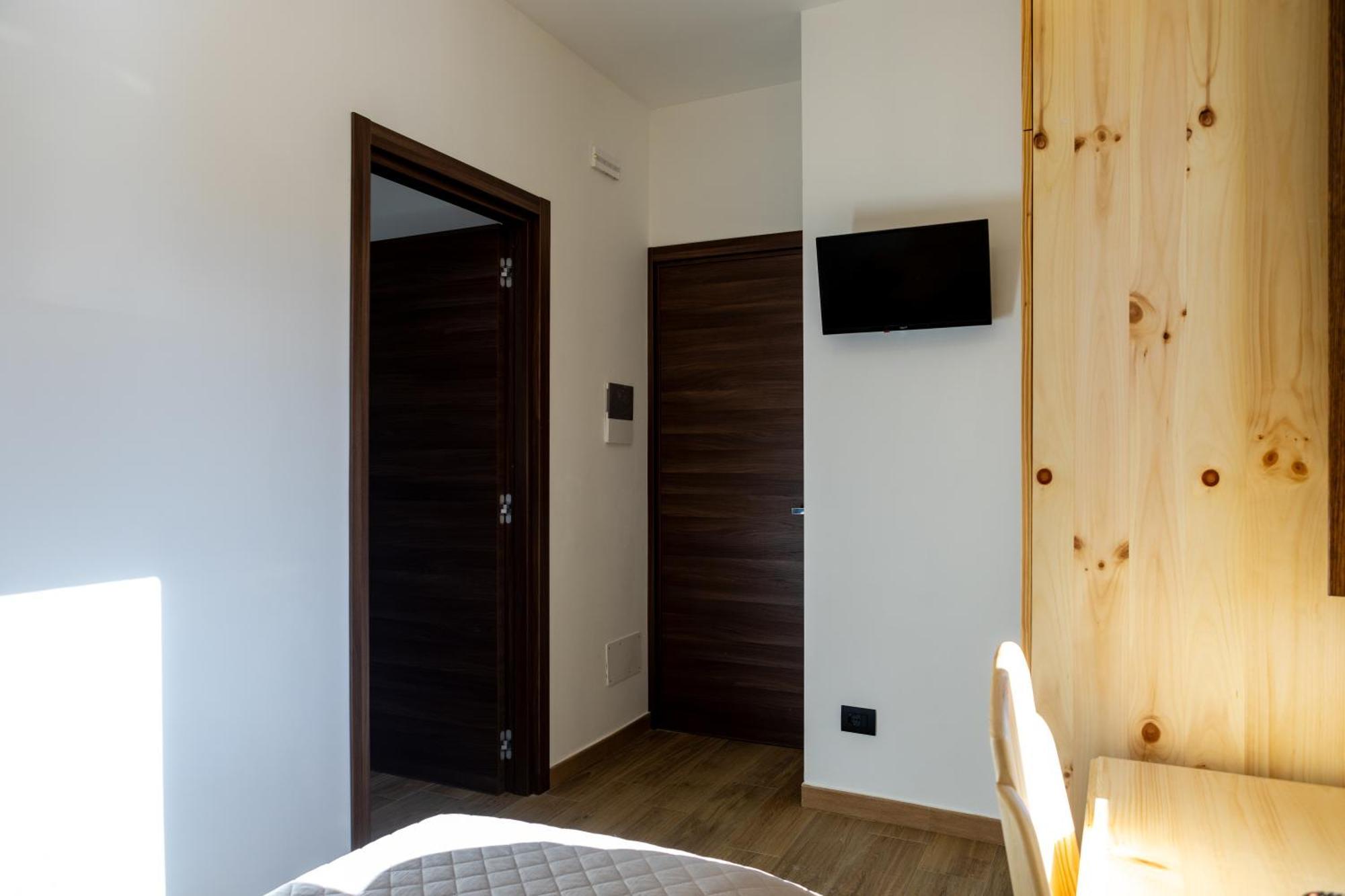 La Villetta Food & Drink Rooms For Rent - No Reception - LʼAquila Exteriör bild