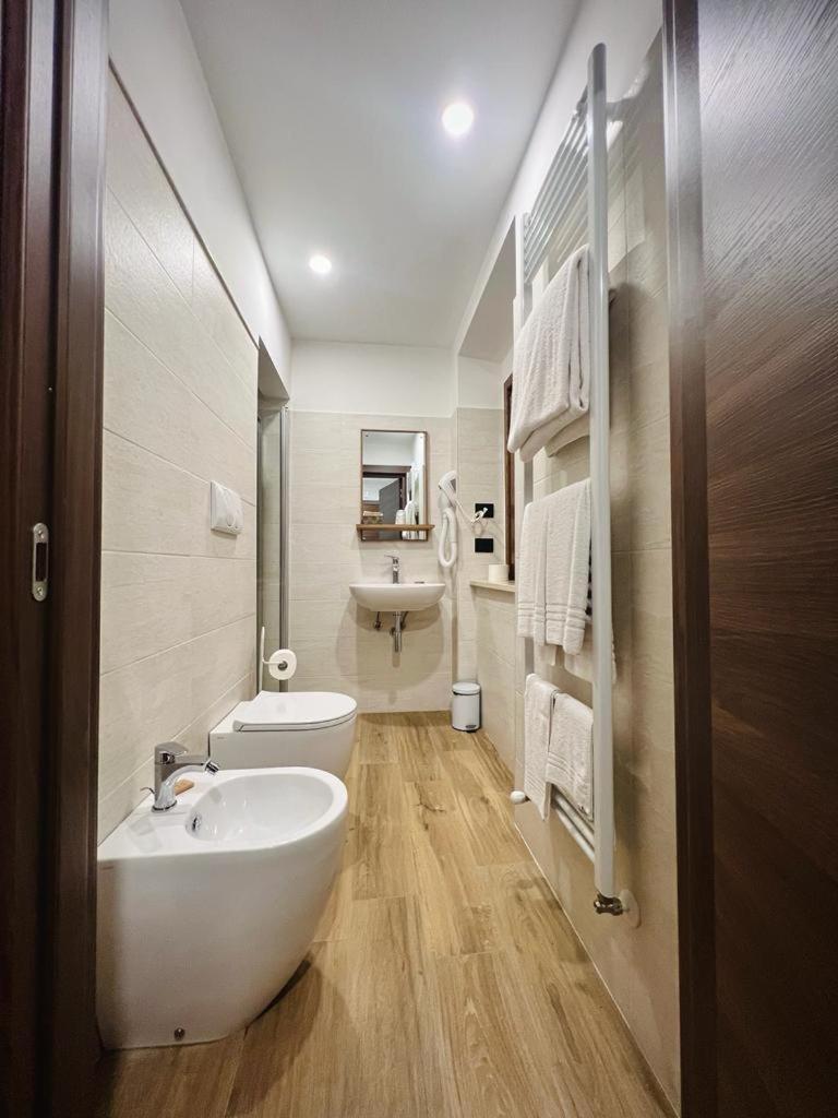 La Villetta Food & Drink Rooms For Rent - No Reception - LʼAquila Exteriör bild